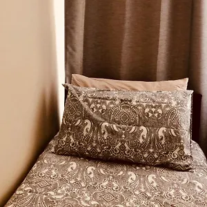 Ac Lounge 36 Homestay